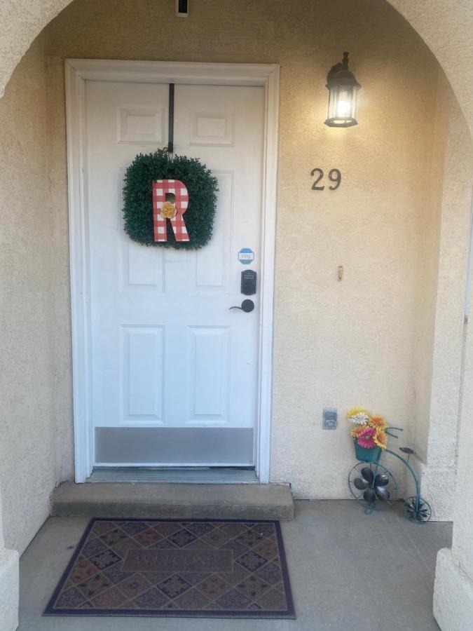 Red Hen Rental - 2 Bed With 1 Full Bath 1 Half Bath Full Kitchen Cedar City Bagian luar foto